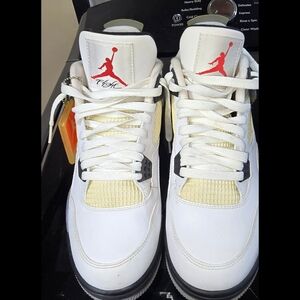 Air Jordan 4 Cement
